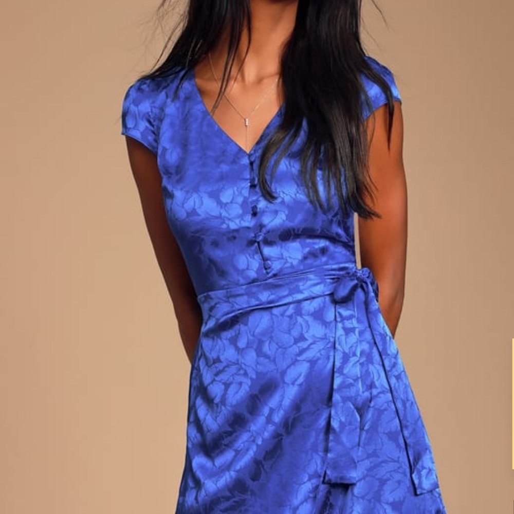 LULUS SATIN DRESS - SZ M